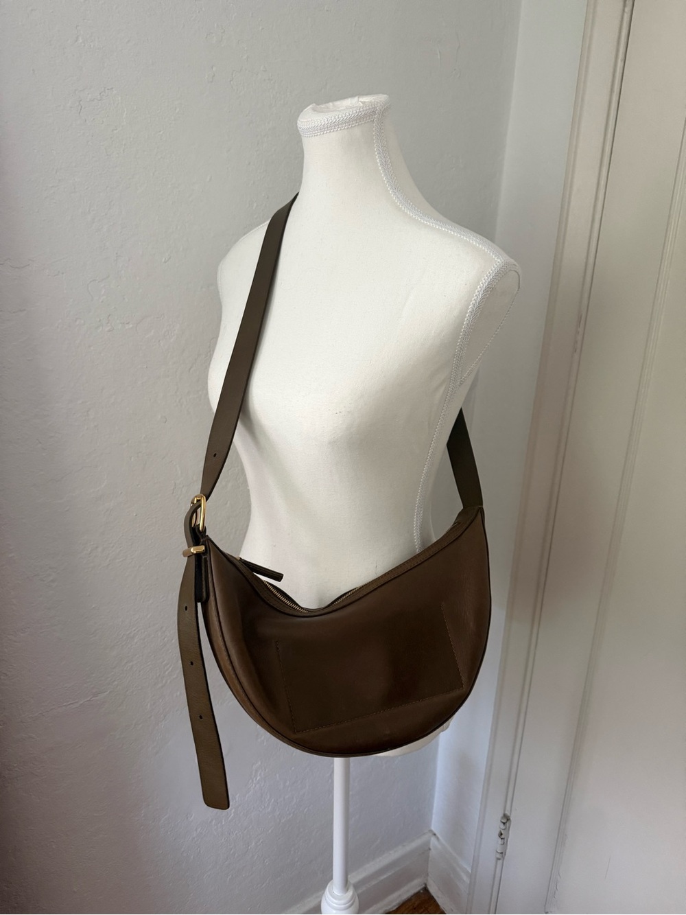 Madewell Leather Sling Crossbody Bag in Burnt Olive